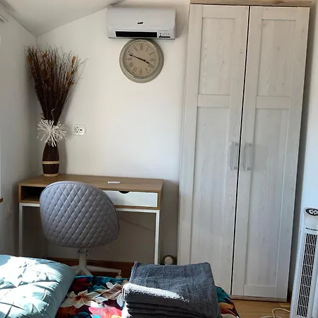 3-floors House Ksenija, Old-town Apartment Medulin