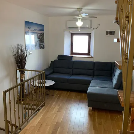 3-floors House Ksenija, Old-town Apartment