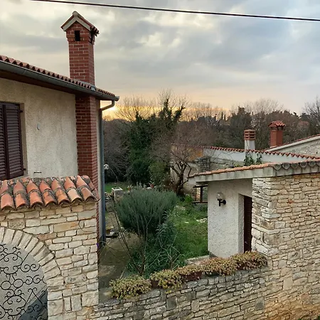 3-floors House Ksenija, Old-town Appartement Medulin